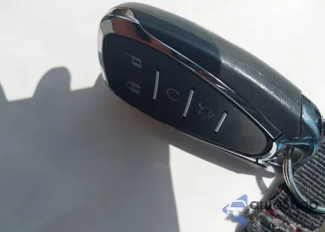 2018 Chevrolet Malibu Premier z USA, uszkodzony, nr VIN 1G1ZE5SX9JF189268